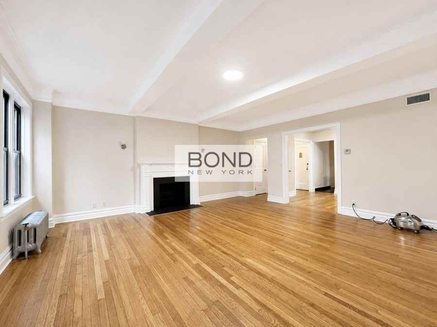 111 E 80th St #D - Photo 3 of 13