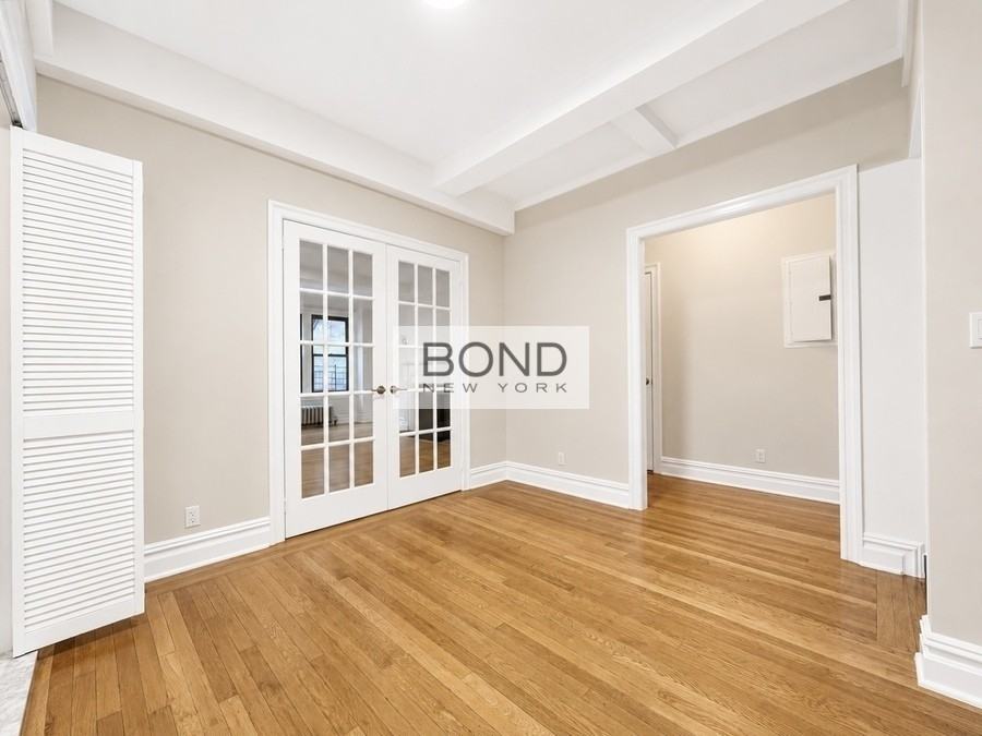 111 E 80th St #D - Photo 5 of 13