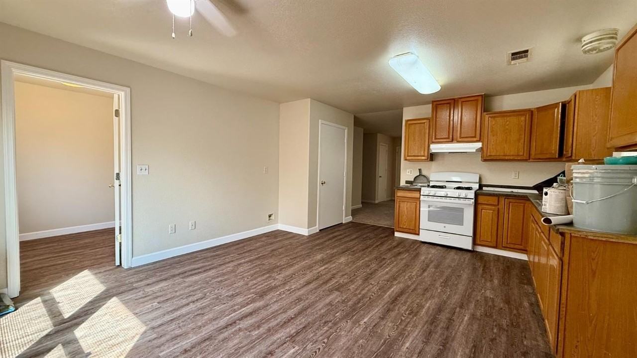 119 W 2nd St - Photo 5 of 16