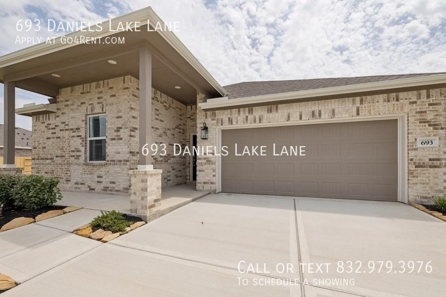 693 Daniels Lake Ln - Photo 4 of 30