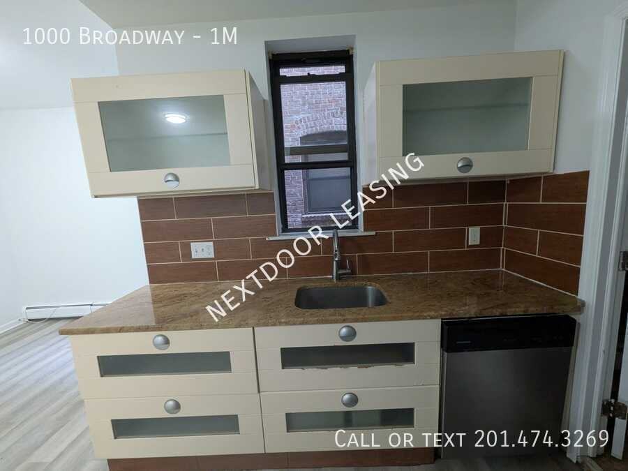 1000 Broadway #1M - Photo 2 of 9