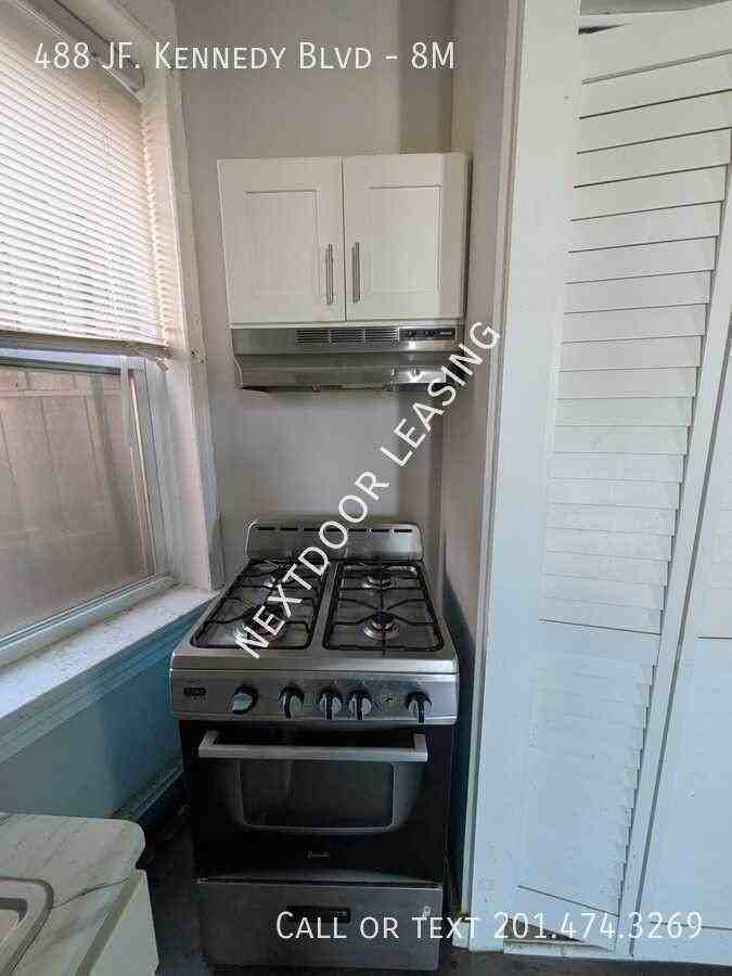 488 Kennedy Blvd #8M