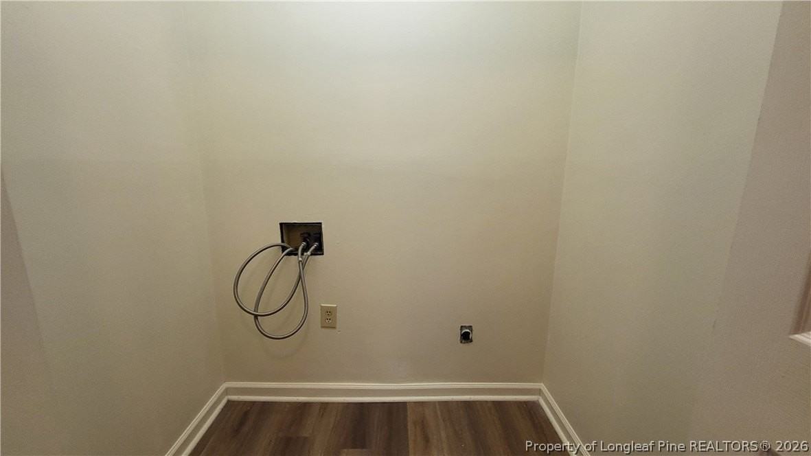 2380 Oak St - Photo 4 of 7