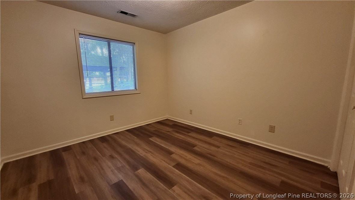 2380 Oak St - Photo 6 of 7