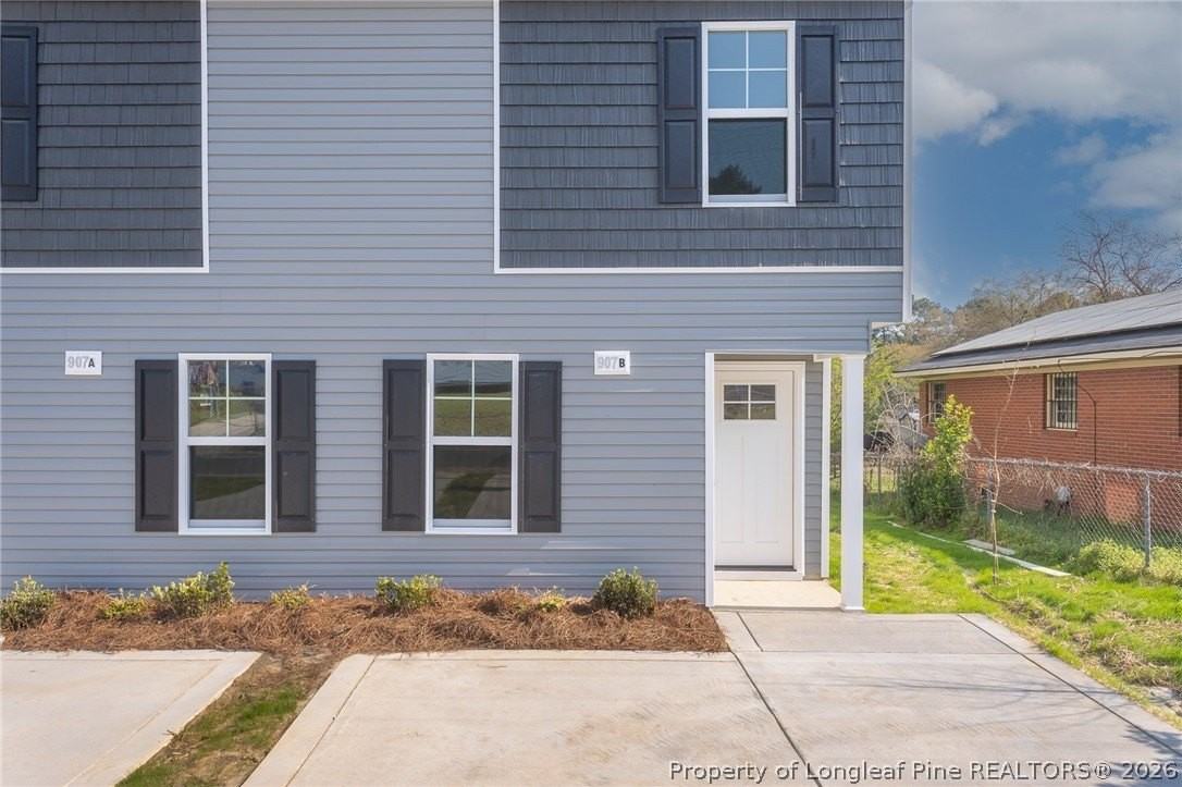 907 Rochester Dr #B - Photo 4 of 30
