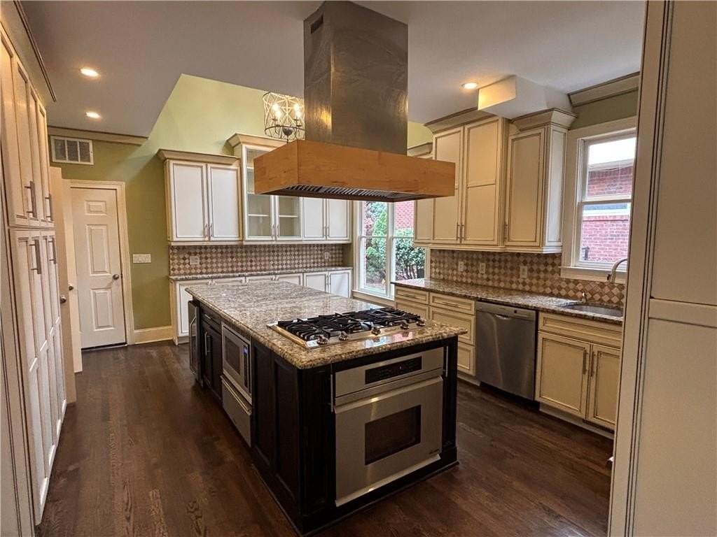 340 Nell Ct - Photo 6 of 43