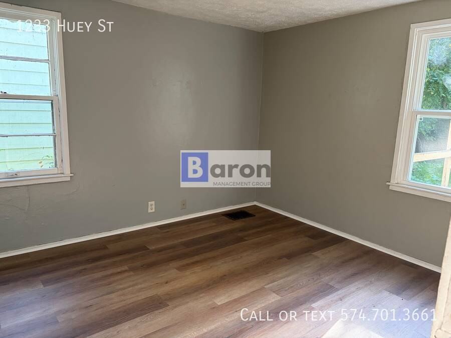 1233 Huey St - Photo 2 of 8