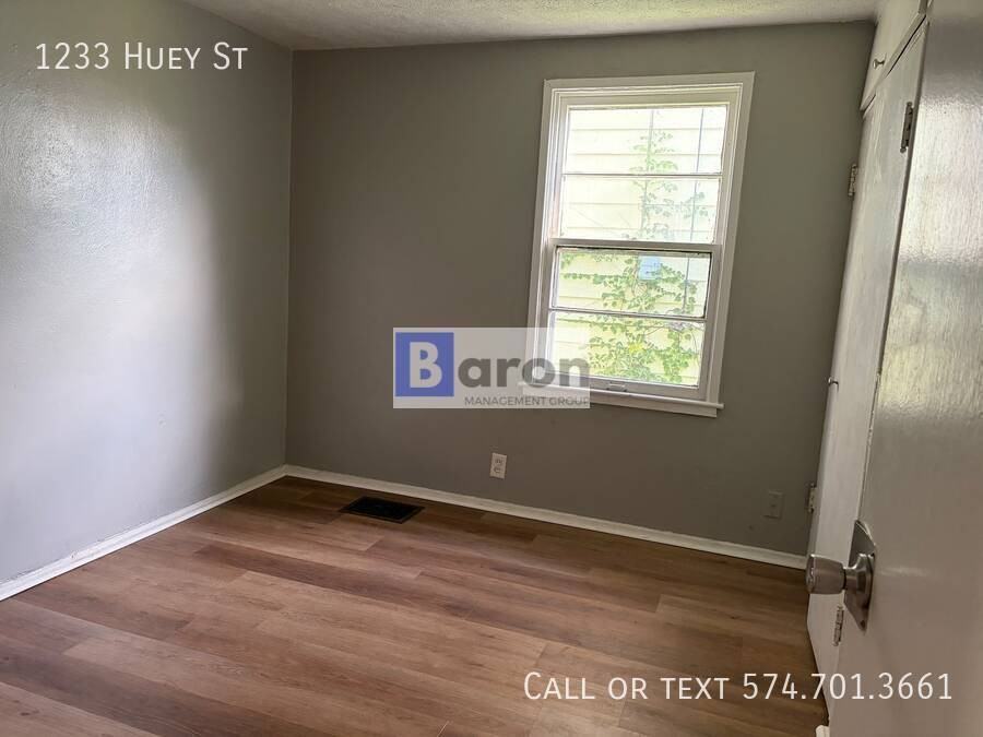 1233 Huey St - Photo 4 of 8