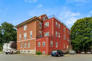 featured image of 223 Meadow St #6