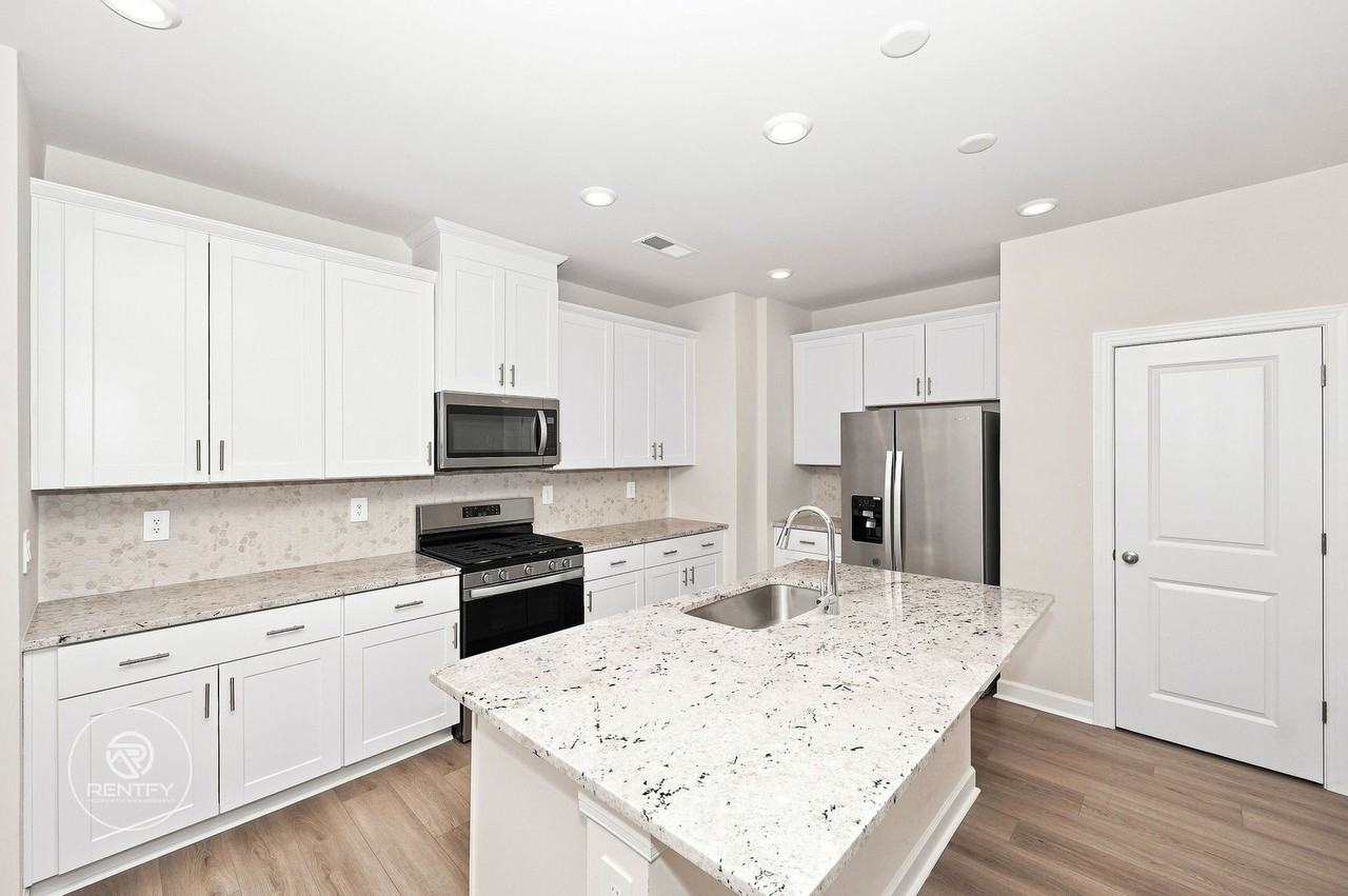 161 Shepherds Landing Dr - Photo 3 of 15