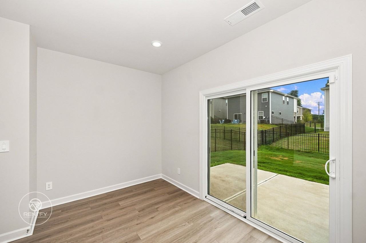 161 Shepherds Landing Dr - Photo 5 of 15