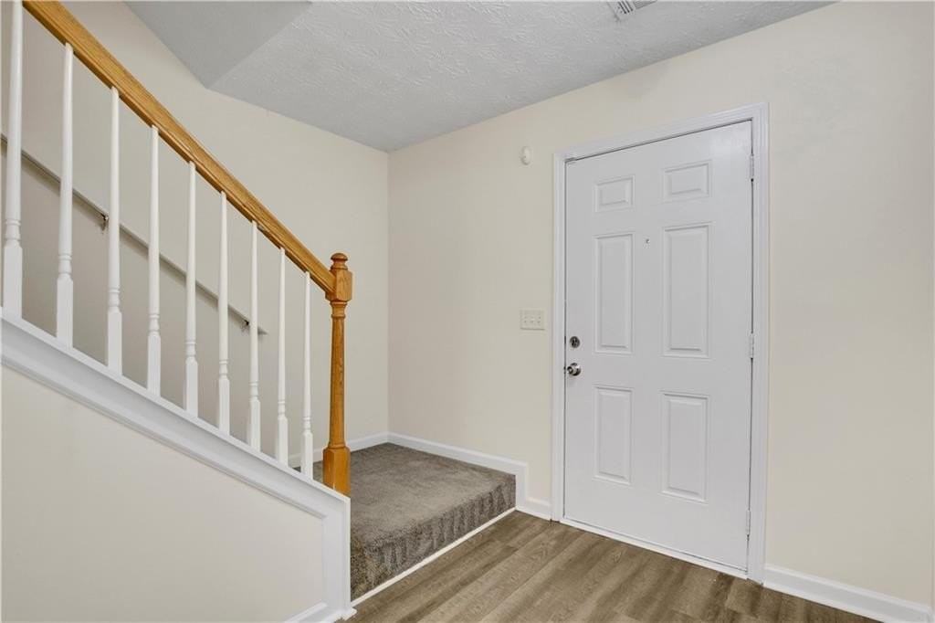 762 Georgetown Ct - Photo 4 of 35