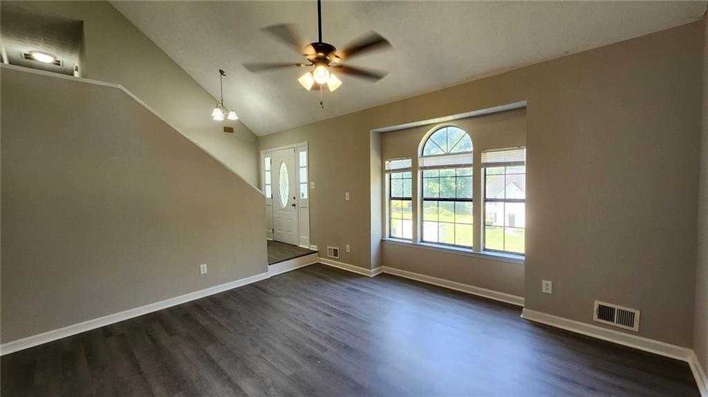 3724 Spring Garden Ln - Photo 2 of 18