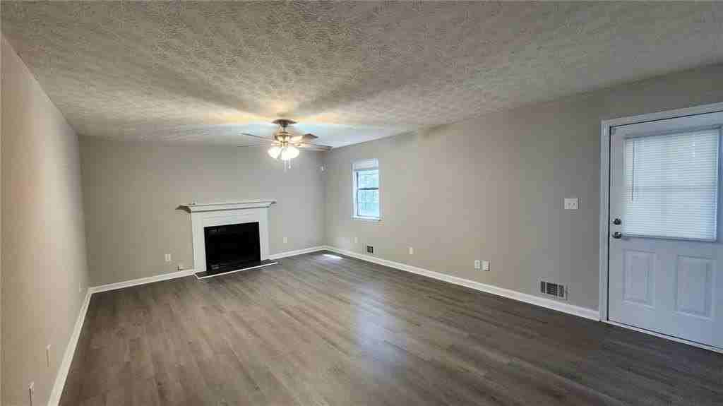 3724 Spring Garden Ln - Photo 5 of 18