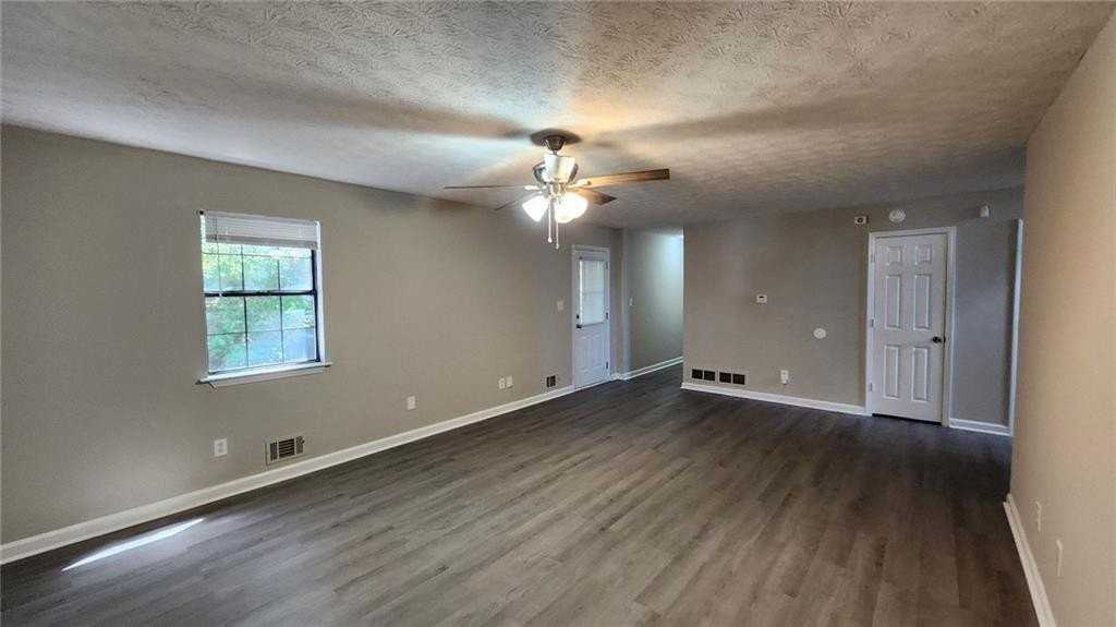 3724 Spring Garden Ln - Photo 6 of 18
