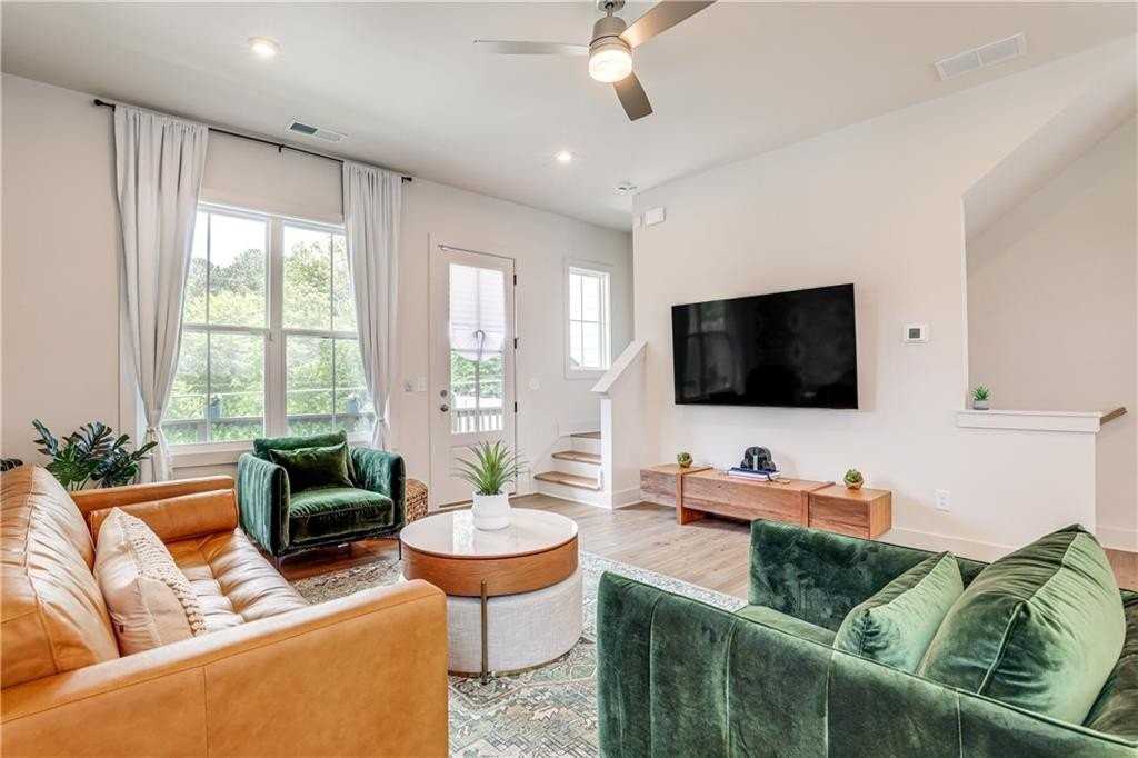 1390 Cozy Cir Se - Photo 4 of 32