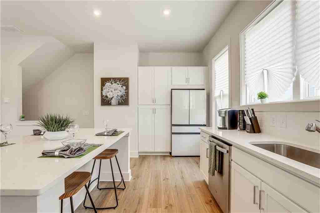 1390 Cozy Cir Se - Photo 5 of 32
