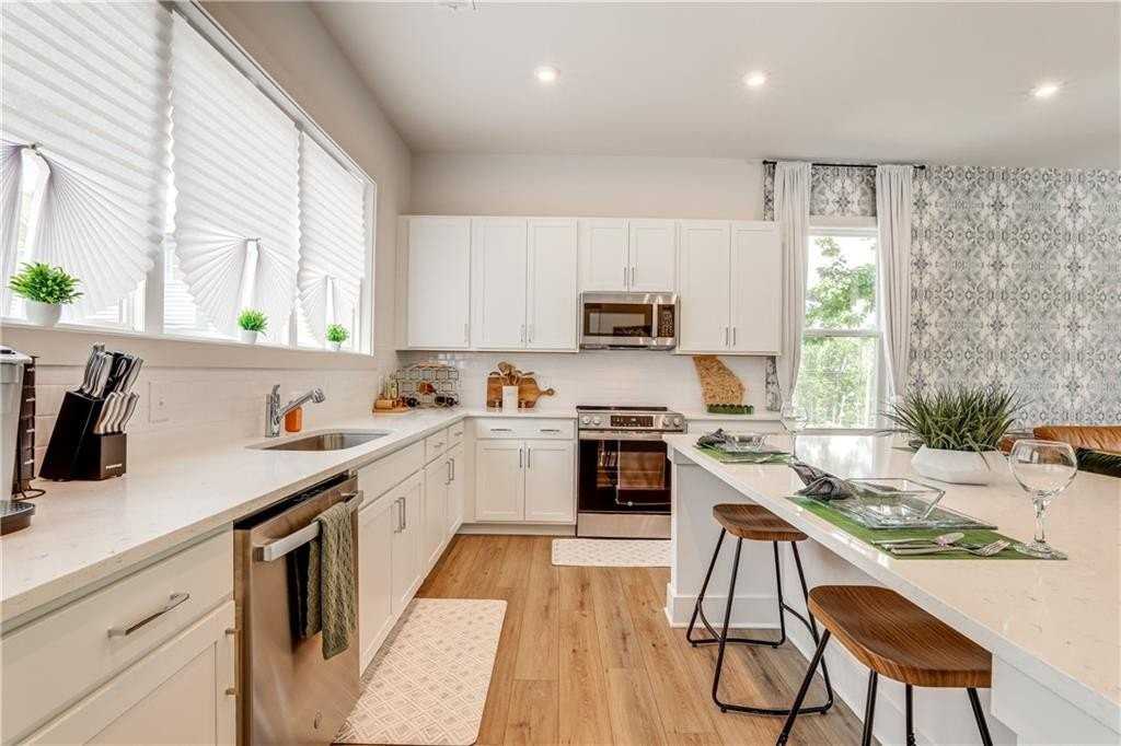 1390 Cozy Cir Se - Photo 6 of 32