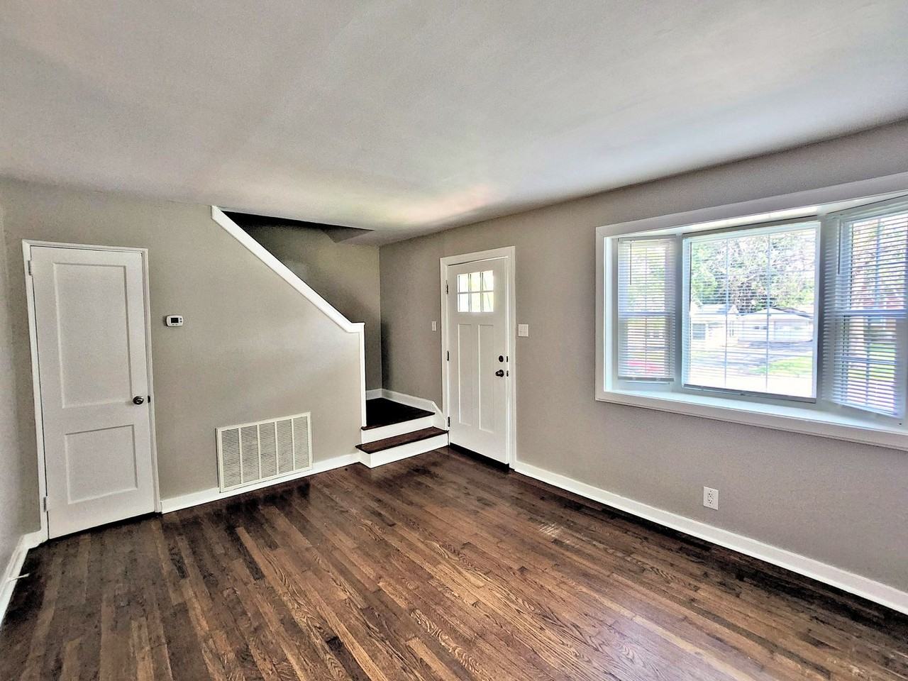 1502 Randolph Ave Se - Photo 4 of 15