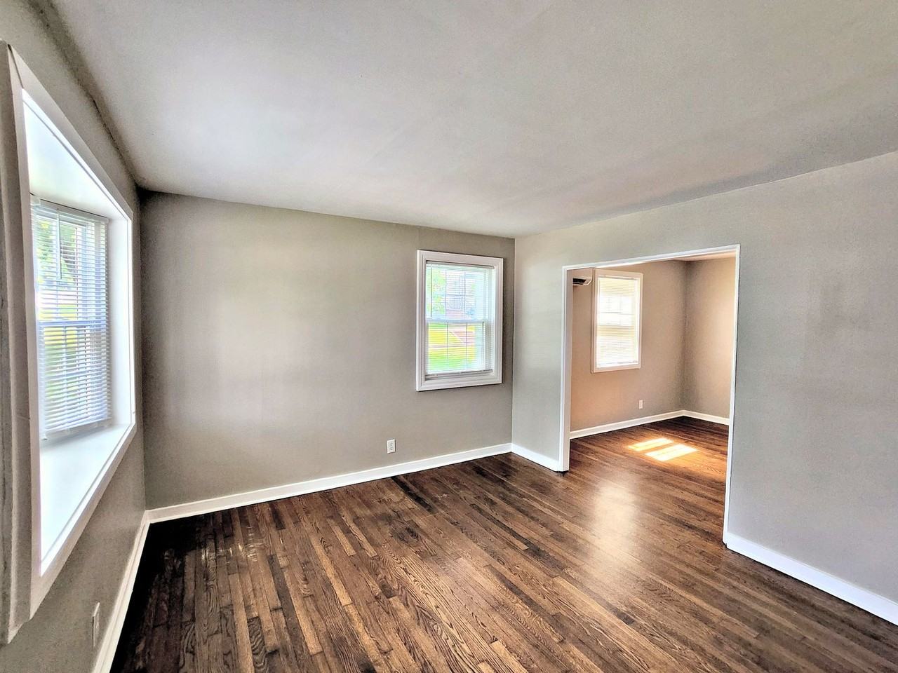 1502 Randolph Ave Se - Photo 5 of 15