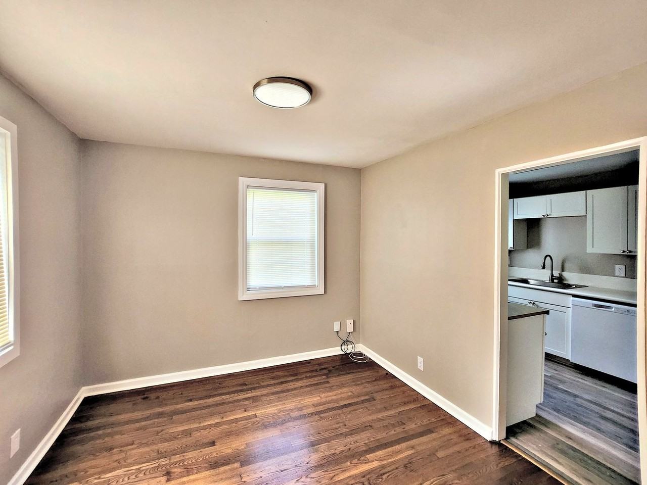 1502 Randolph Ave Se - Photo 6 of 15