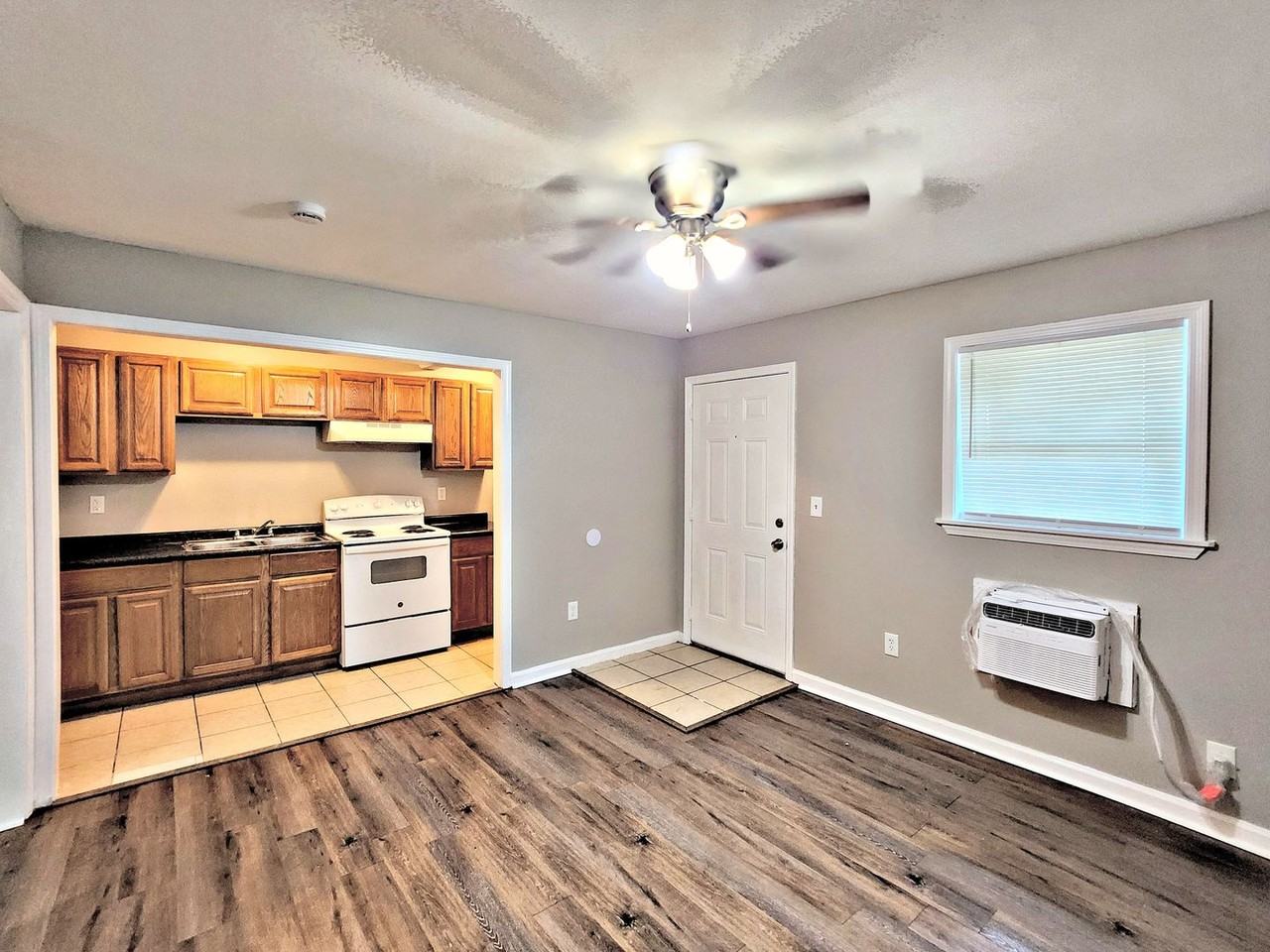 3900 Rucker Cir Sw #10 - Photo 3 of 7