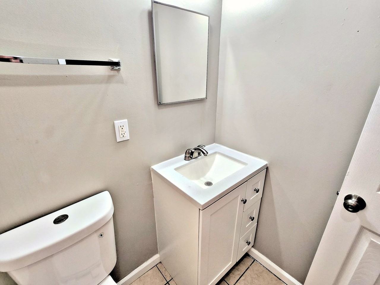 3900 Rucker Cir Sw #10 - Photo 6 of 7