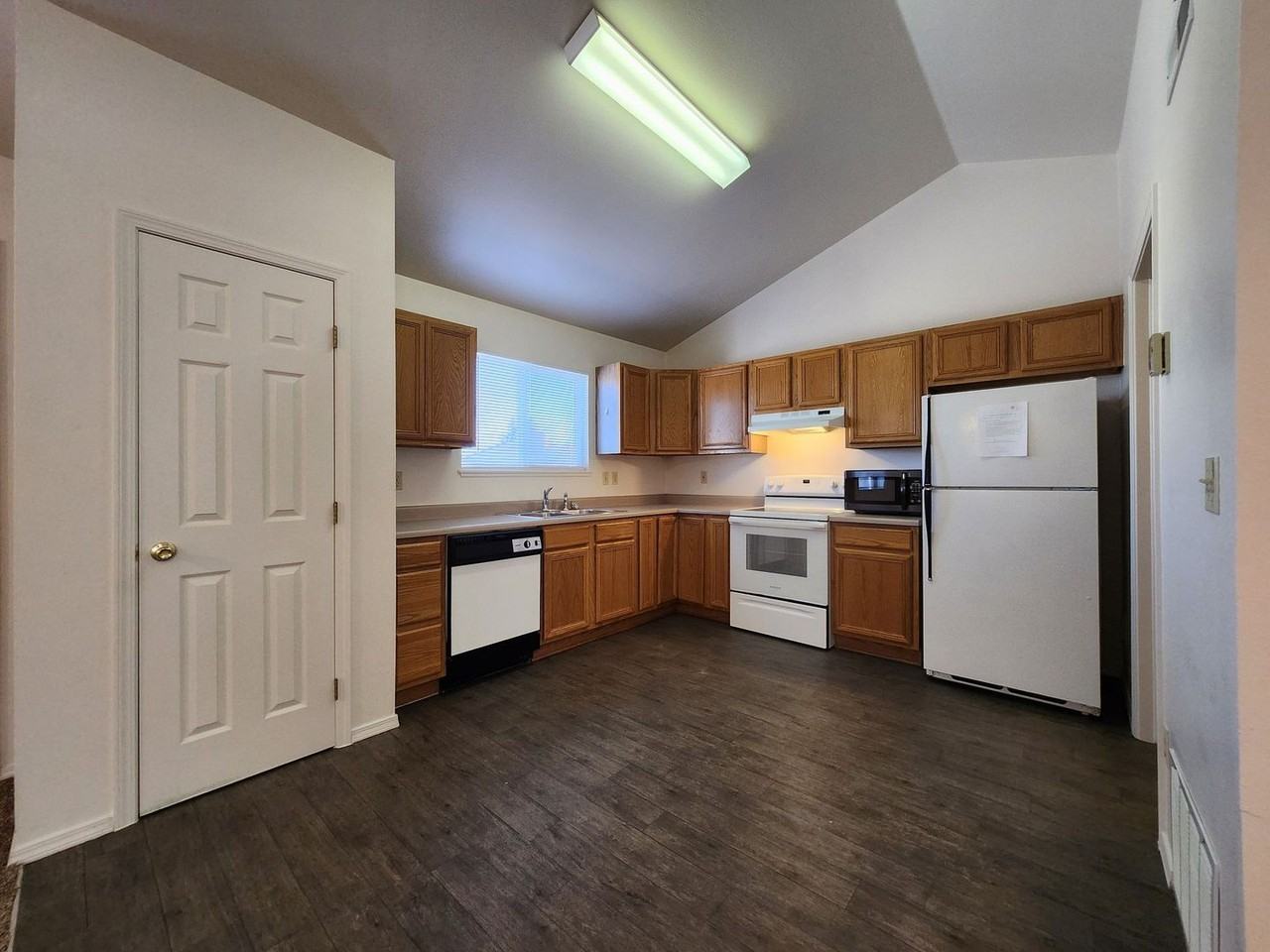 6657 Dublin Loop W - Photo 4 of 23
