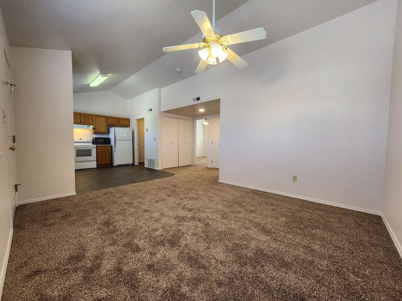 6657 Dublin Loop W - Photo 5 of 23