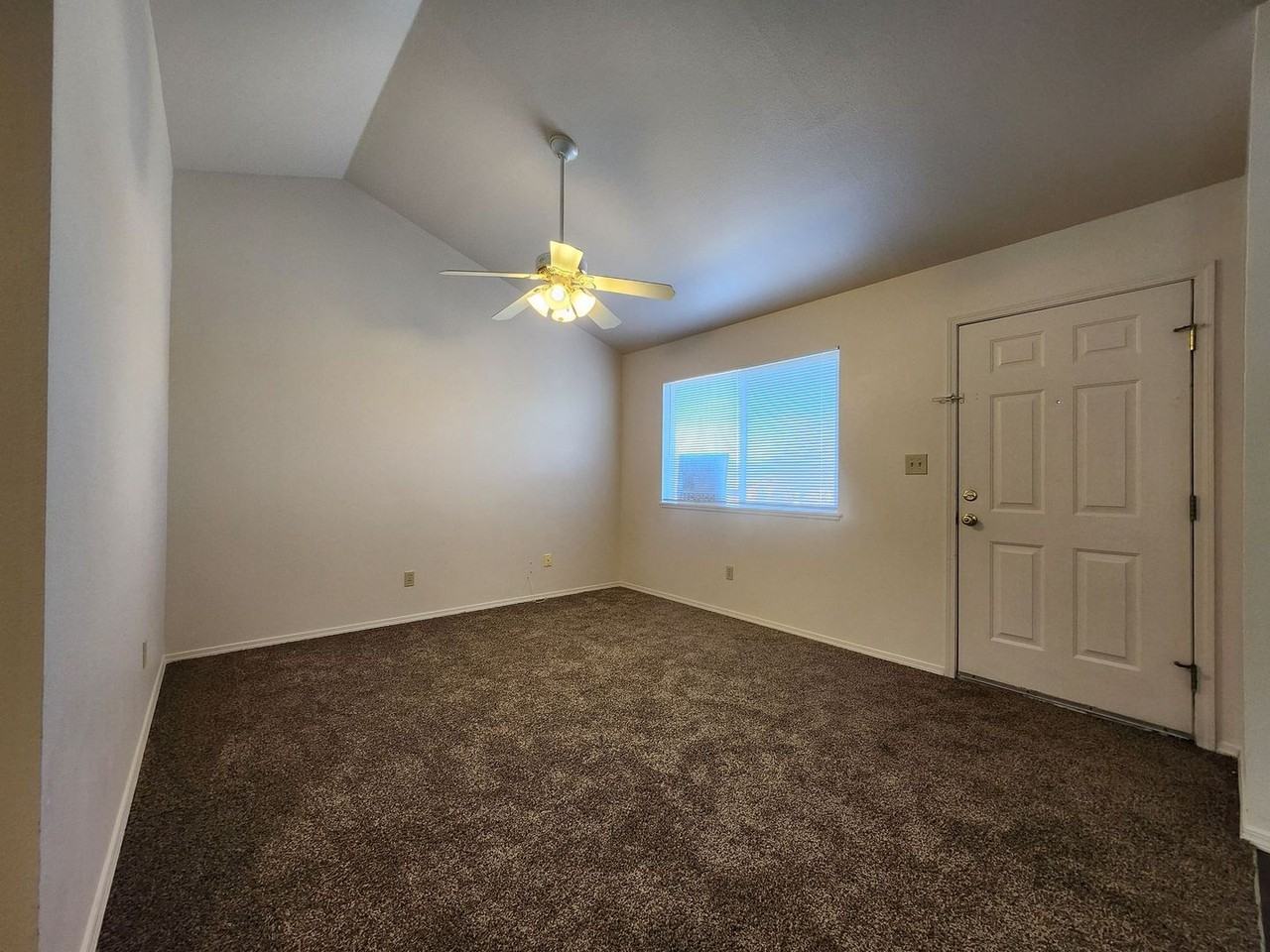 6657 Dublin Loop W - Photo 7 of 23