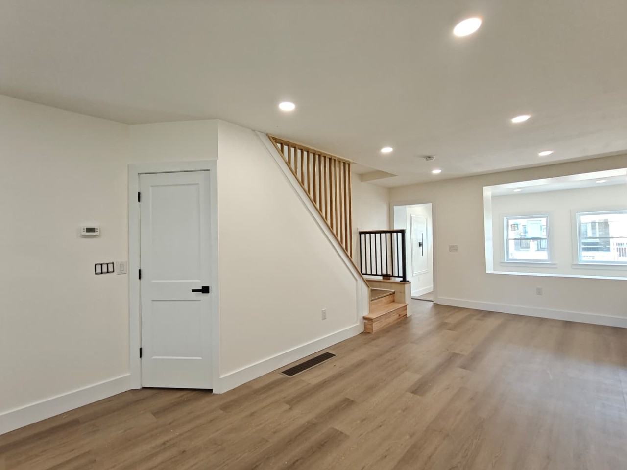 1716 N Edgewood St - Photo 6 of 17