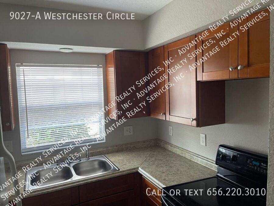9027 Westchester Cir Apt A - Photo 3 of 11