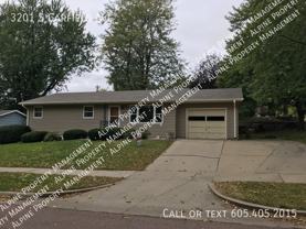3201 S Garfield Ave - Photo 1 of 1