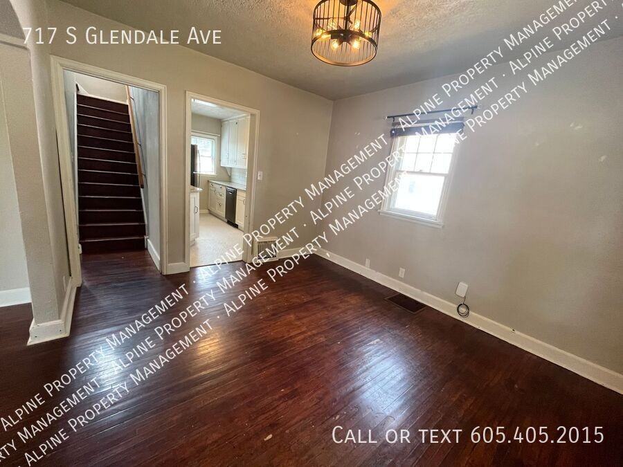 717 S Glendale Ave - Photo 7 of 26