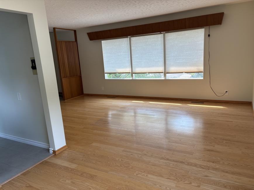 9904 90 Ave - Photo 4 of 10