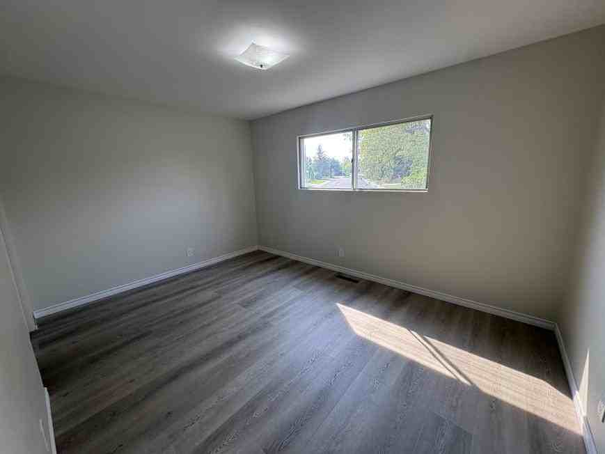 9904 90 Ave - Photo 5 of 10