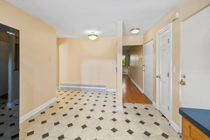 501 Sheridan Rd - Photo 3 of 9