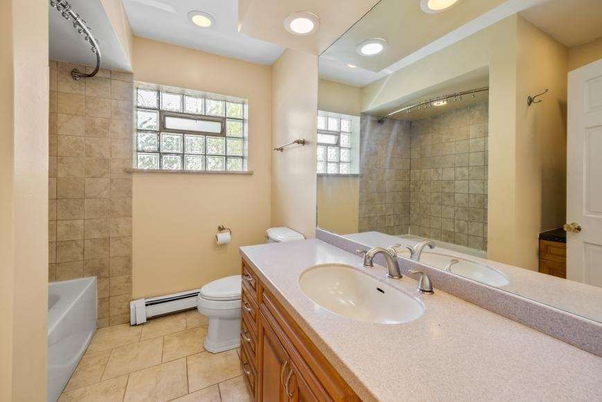 501 Sheridan Rd - Photo 6 of 9