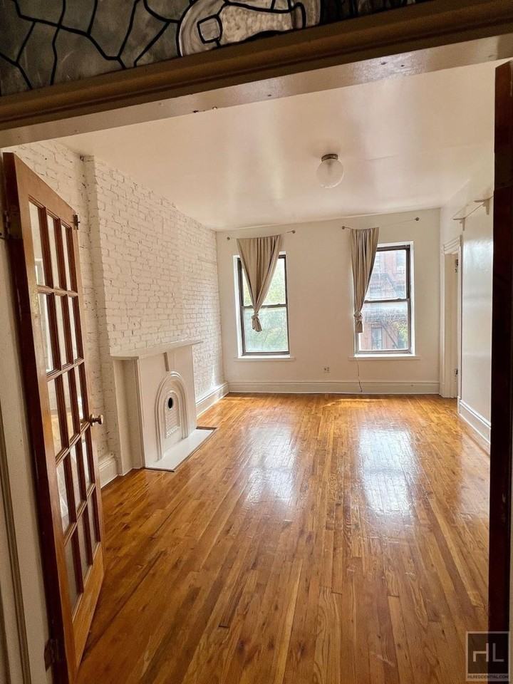1225 Fulton St - Photo 2 of 10