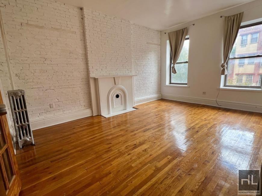 1225 Fulton St - Photo 3 of 10