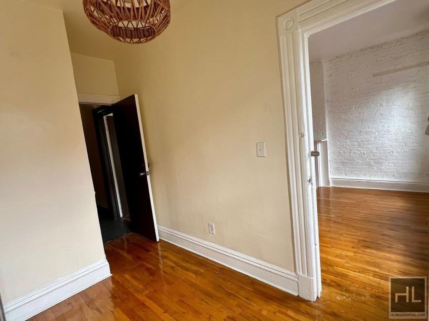 1225 Fulton St - Photo 5 of 10