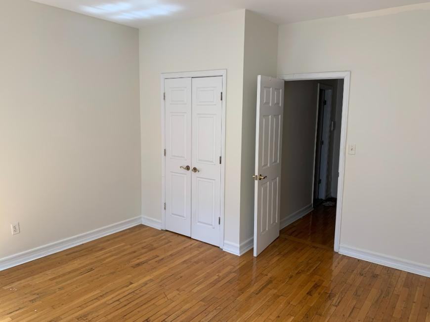443 W 50th St - Photo 4 of 6