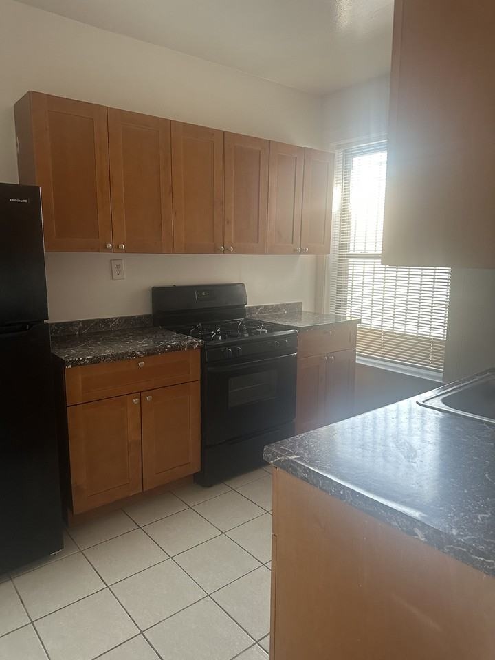 6859 S Crandon Ave #6859-2 - Photo 3 of 4