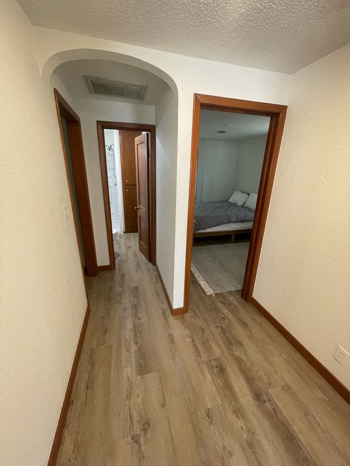 288 Court St S Uppr - Photo 6 of 10