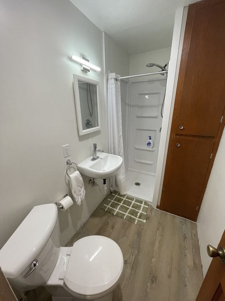 288 Court St S Uppr - Photo 7 of 10