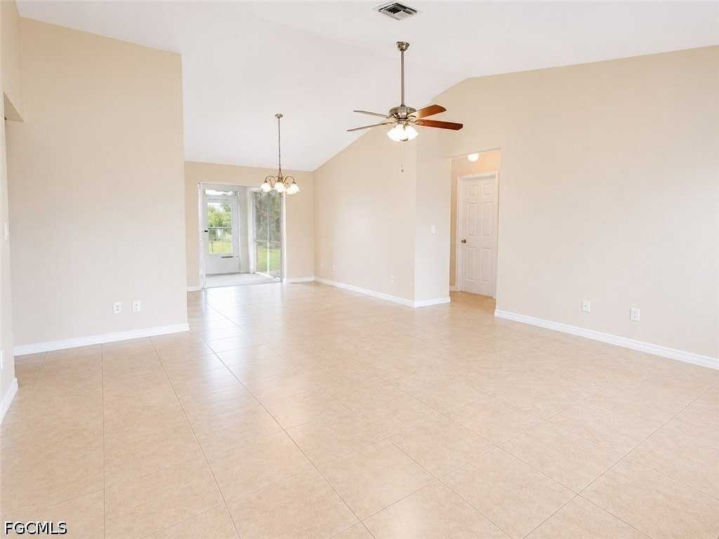 1138 Se 19th Ln - Photo 2 of 18