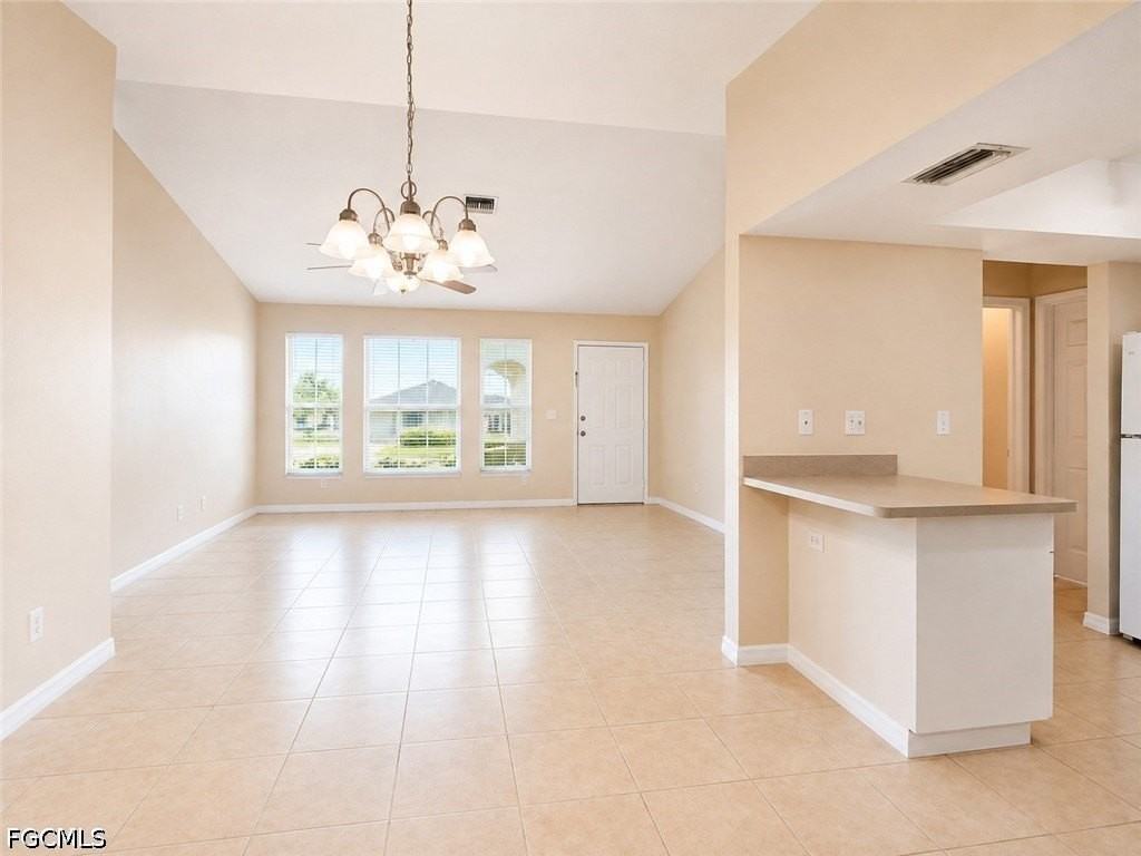 1138 Se 19th Ln - Photo 4 of 18