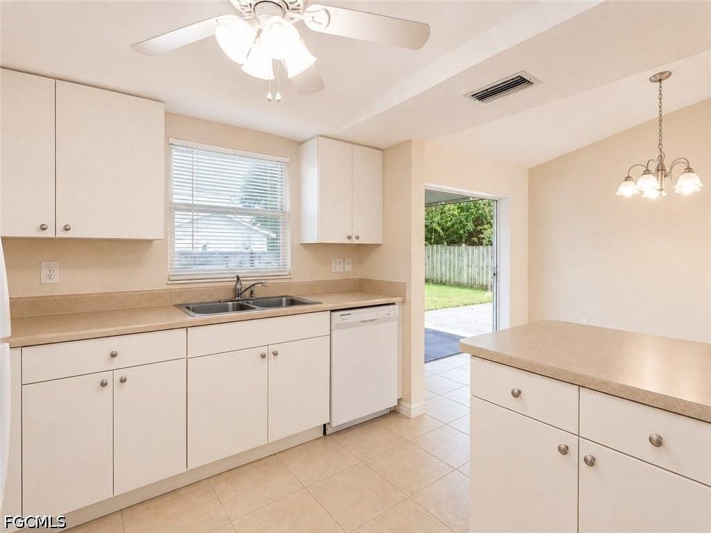 1138 Se 19th Ln - Photo 6 of 18