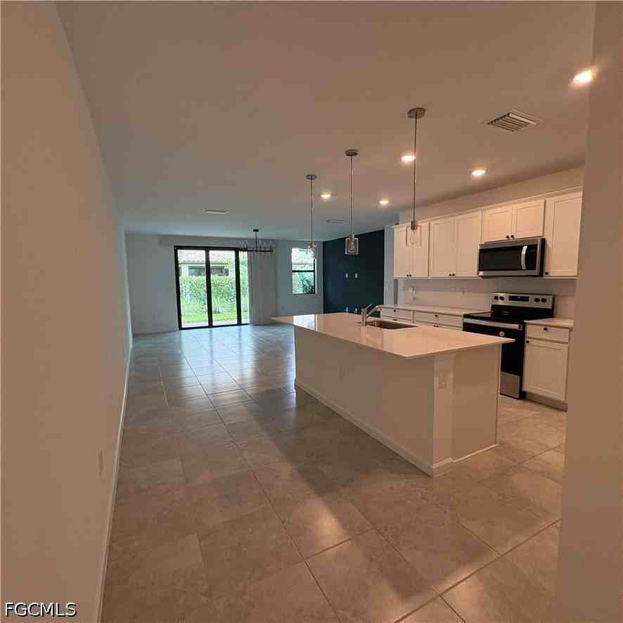 1545 Lake Jessup Cir - Photo 2 of 25
