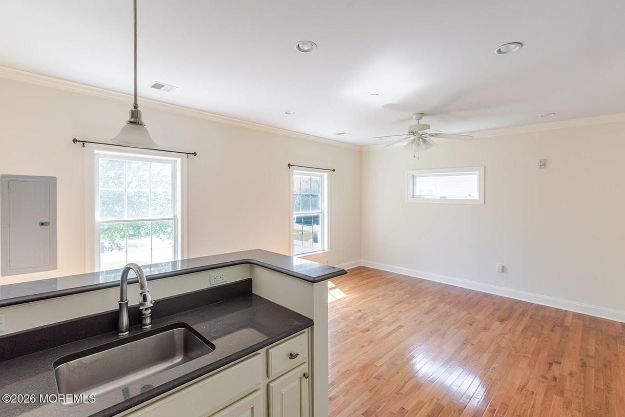 2 Shrewsbury Dr - Photo 5 of 11